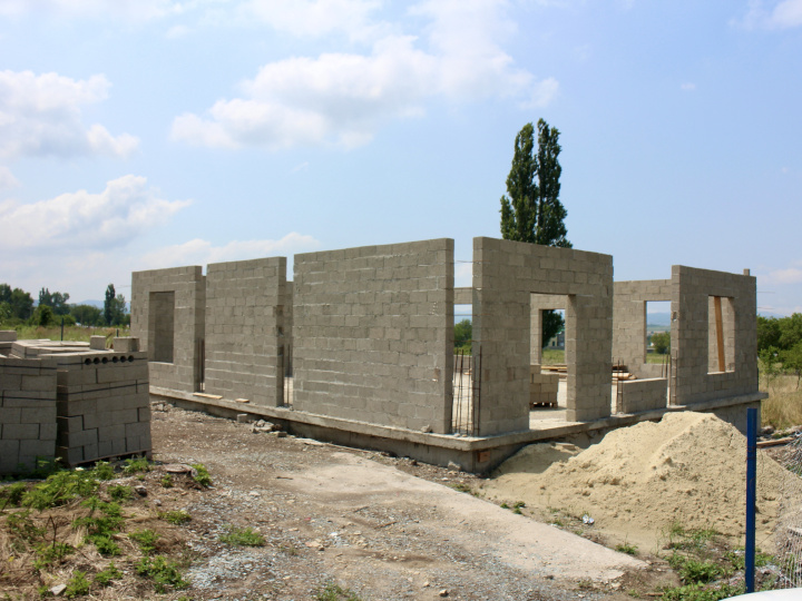 Стены дома из керамзитобетонного блока